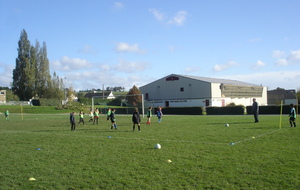 27 Oct : U7/U8 : Un beau ciel bleu pour conclure la matinée !